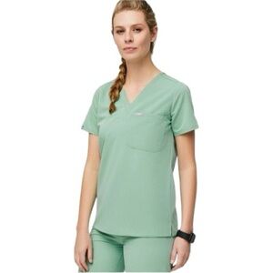 FIGS Catarina Scrub Top Women’s Size Medium Jade Green Short‎ Sleeve One Pocket